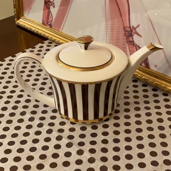 Stunning 9-Piece Henri Bendel Tea Set - Picture 4 of 16